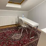 Barcelona Chillinghouse 10 3Min Von Ice, Netflix,Garten * Siegburg