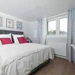 Barcelona Chillinghouse 10 3min Von Ice, Netflix,garten Apartment *
