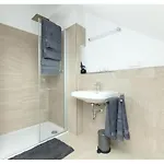 Barcelona Chillinghouse 10 3Min Von Ice, Netflix,Garten Siegburg