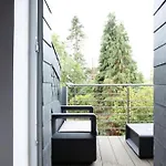 Barcelona Chillinghouse 10 3min Von Ice, Netflix,garten Apartment Siegburg